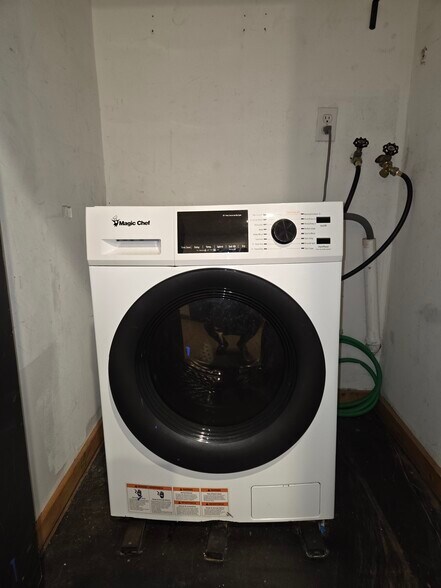 Building Photo - 954 N 8th St