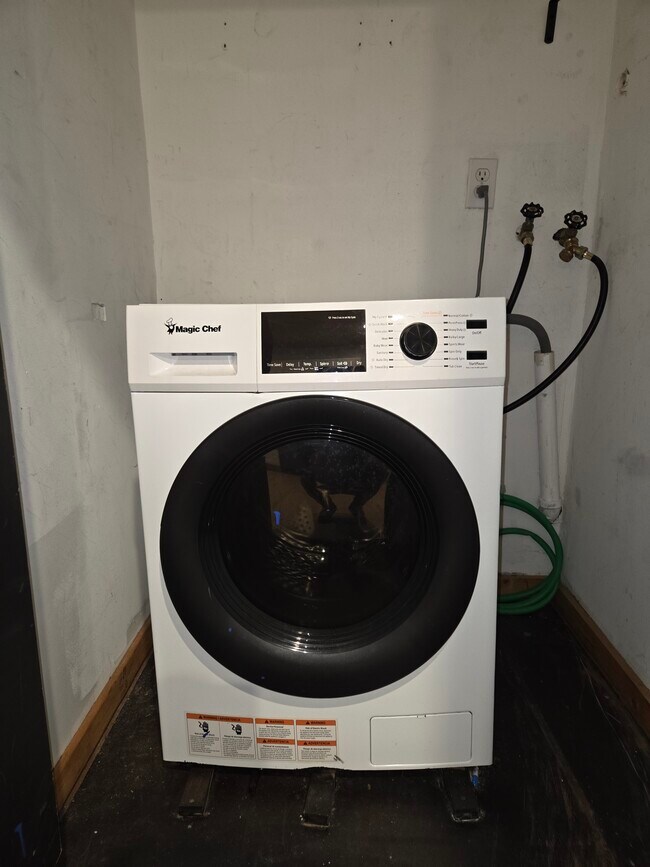 Building Photo - 954 N 8th St