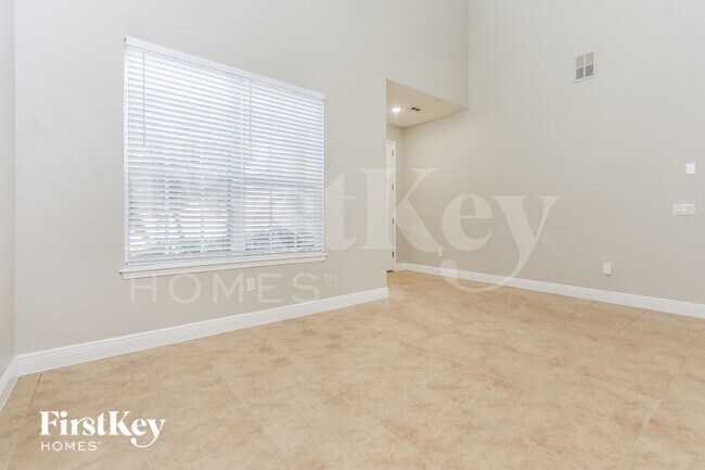 Building Photo - 663 Breezeway Ct