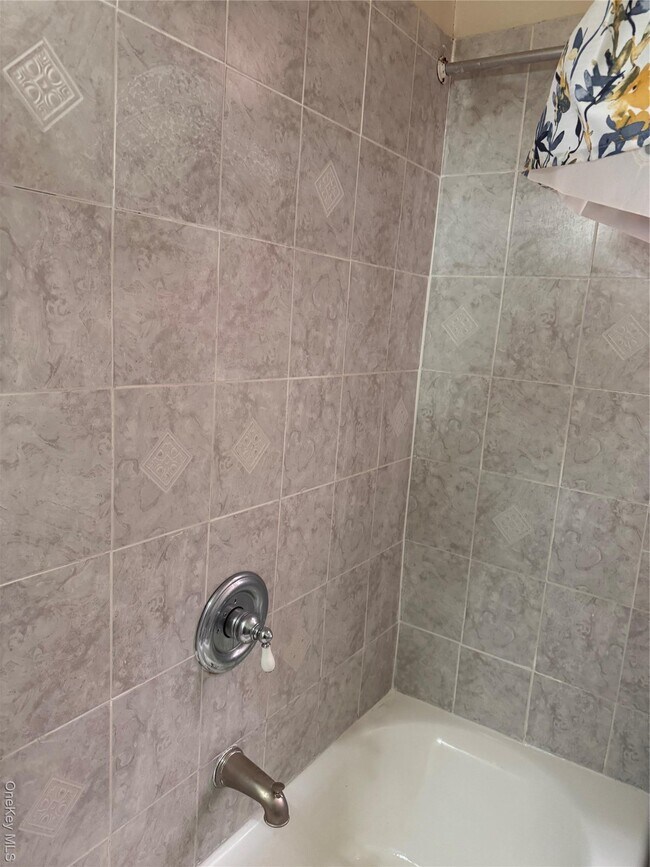 Building Photo - 2187 Holland Ave