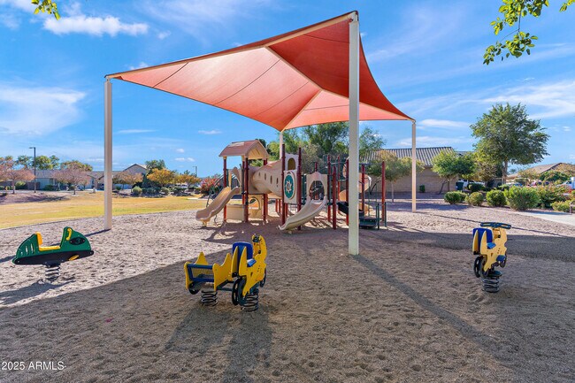 Building Photo - 242 Pacific Dr