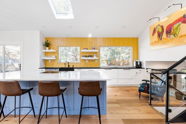 Building Photo - Modern 2 BDR Retreat: Serene Backyard