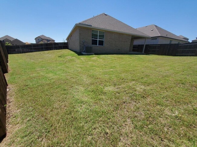 Building Photo - 648 Peace Pipe Way