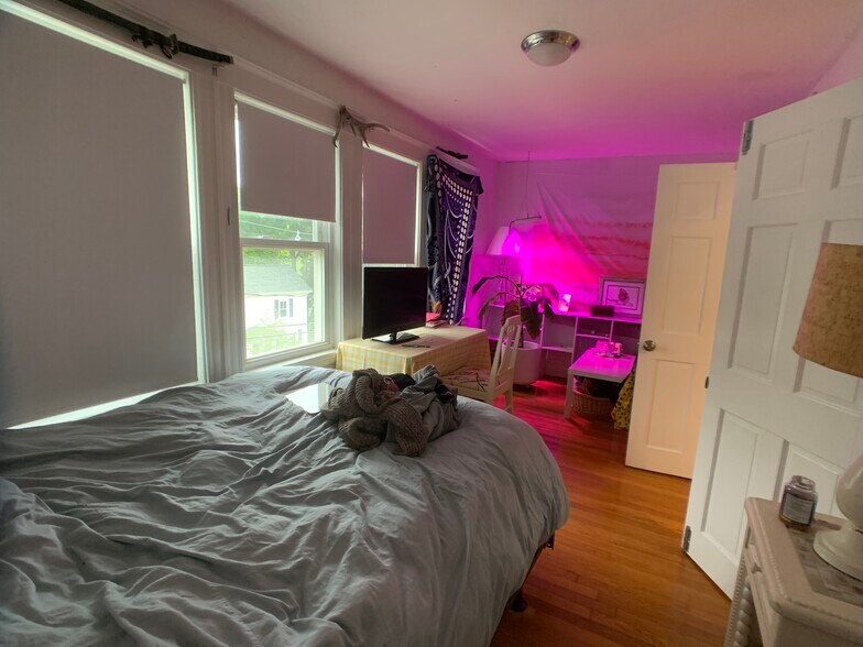 Building Photo - 120 Nonantum St