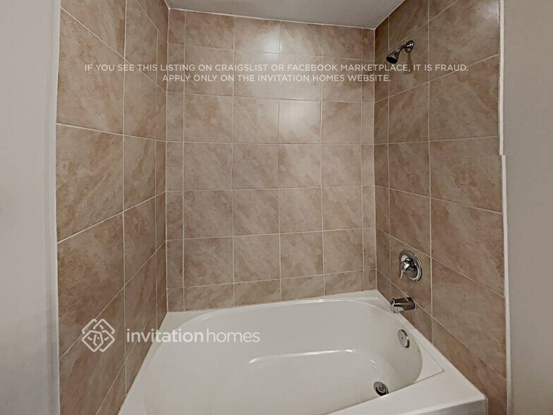 Building Photo - 225 SW Grove Ave