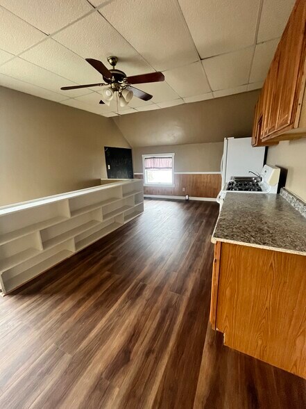 Building Photo - 409 N 5th St