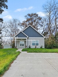 Building Photo - 404 S 12th St