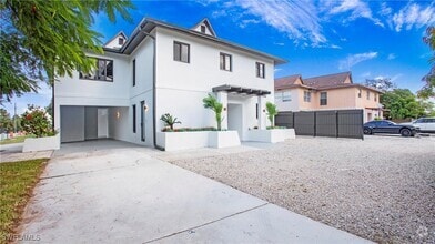 Building Photo - 9002 Somerset Ln