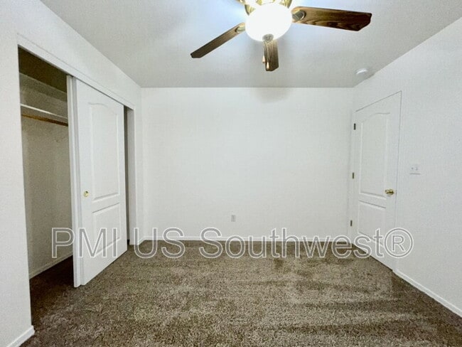 Building Photo - 4891 S Rinaldi Dr