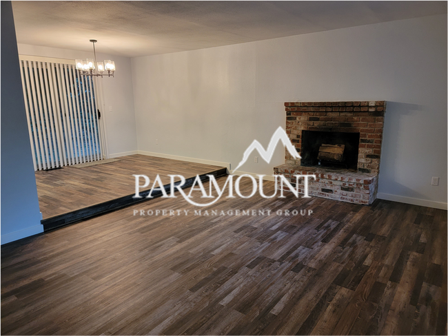 Building Photo - Cute & Fully Remodeled Home in Quiet Neighborhood!