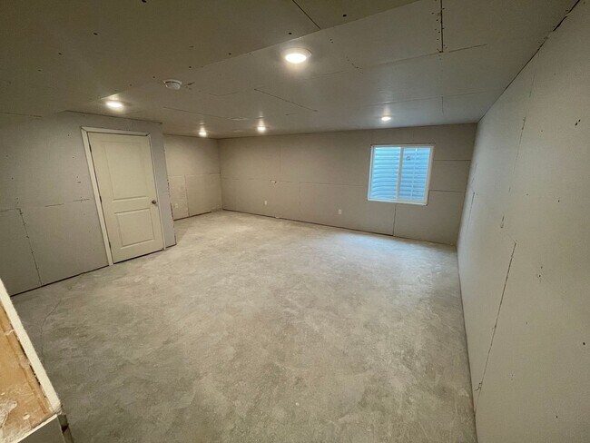 Building Photo - LaGrand at Old Sorrel!!