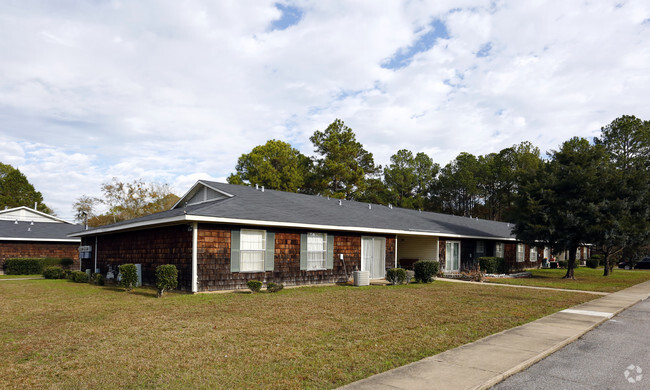 Building Photo - Ridge Manor II