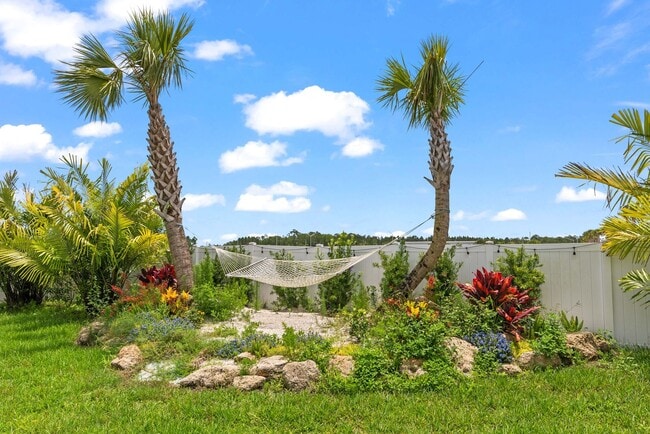 Building Photo - Luxury at its Finest, Private Lagoon!