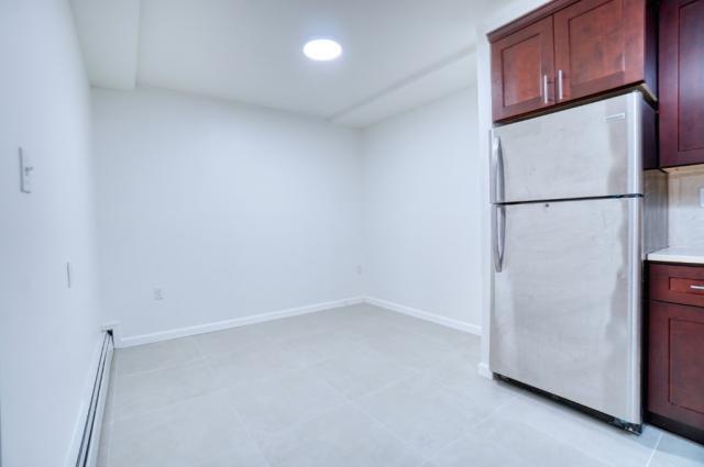 Building Photo - 2 bedroom in WOODSIDE NY 11377