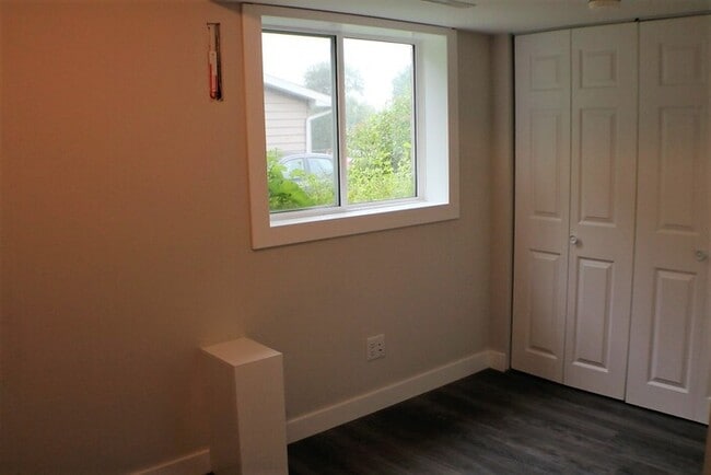 Building Photo - $2,200 | 4 Bedroom, 2 Bathroom House | No ...