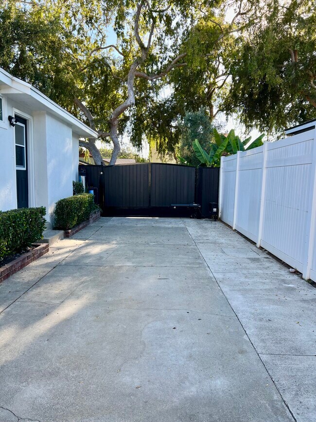 Driveway - 4114 Albright Ave