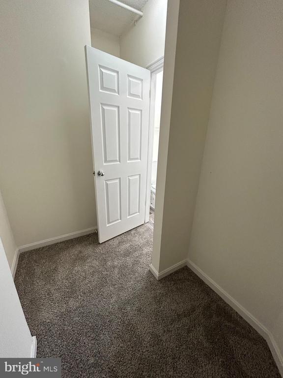 Building Photo - 7204 Bogley Rd