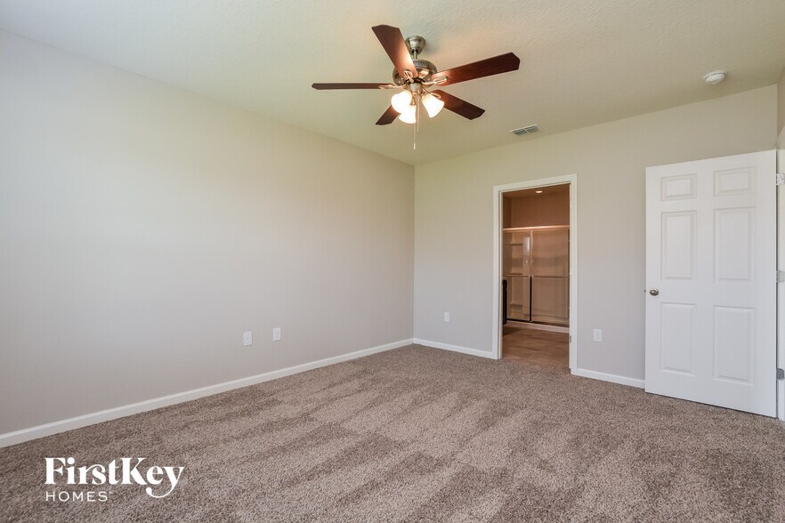 Building Photo - 545 Sorrento Dr