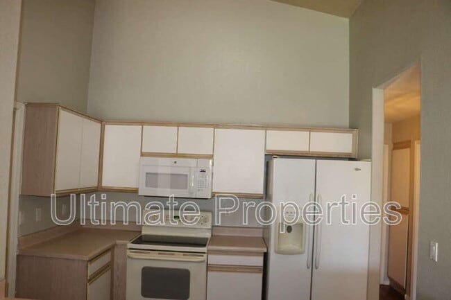 Building Photo - 9027 W Yale St