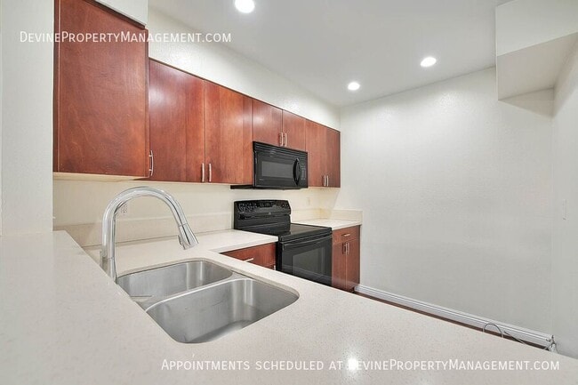 Building Photo - 10655 Lemon Ave