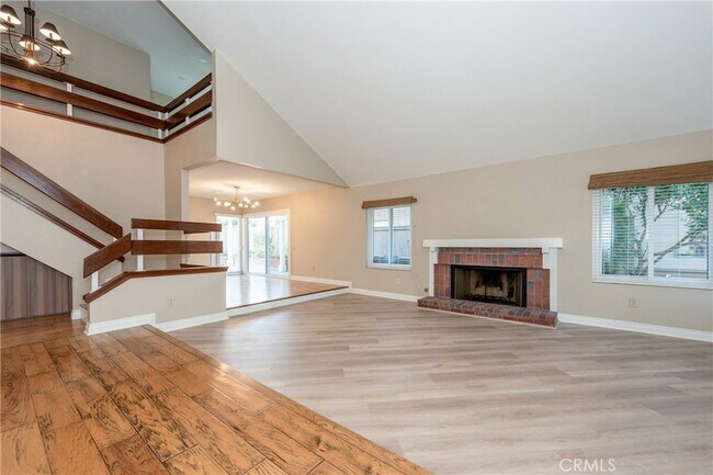 Building Photo - 6 Elderberry