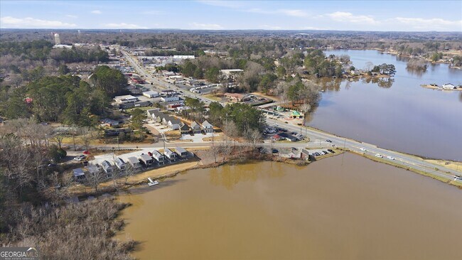 Building Photo - 105 Carroll Cir
