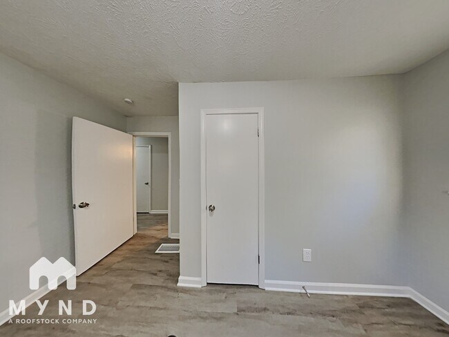 Building Photo - 3457 White Oak Ct