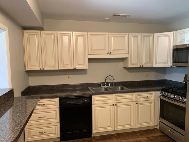Building Photo - 2254 Abbeywood Dr