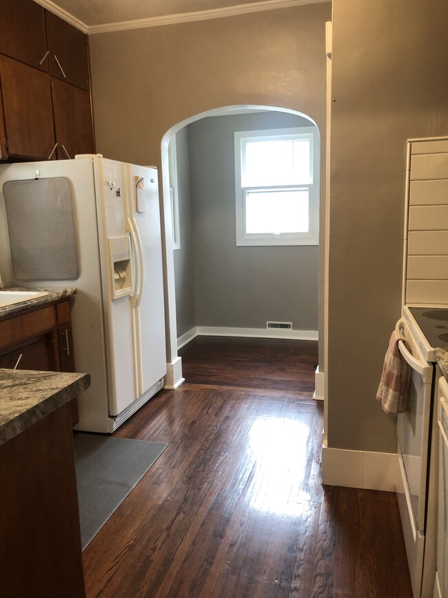 Kitchen viewing nook - 1327 S 10th St