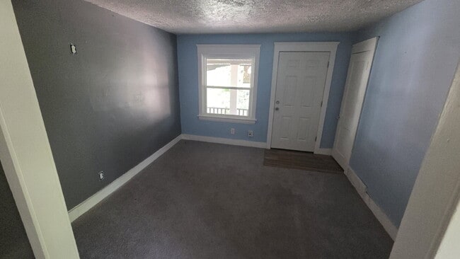 Building Photo - "2-Bedroom with Air Conditioning!"