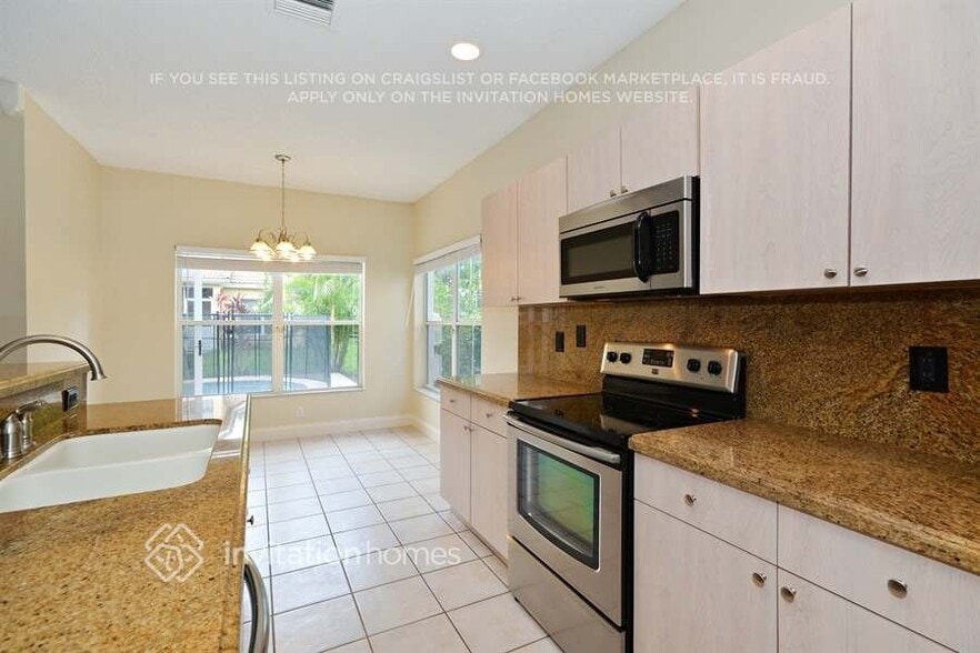 Building Photo - 8556 NW 57th Dr