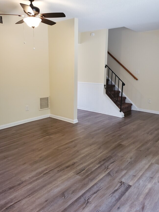 Building Photo - 2080 Kings Gate Cir SW