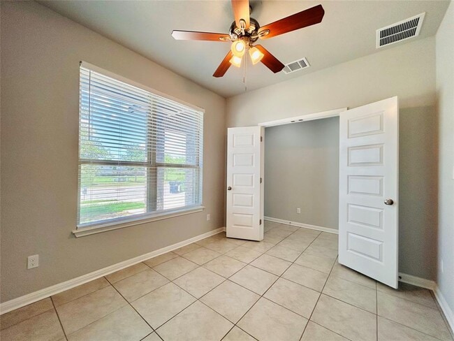 Building Photo - 1156 Capra Ln