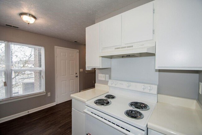Building Photo - 506 E 38th St