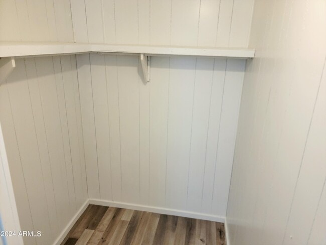 Building Photo - 2749 E Beardsley Rd