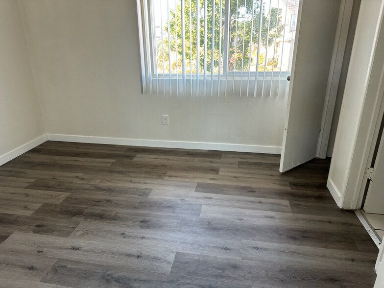 Building Photo - 7002 Linda Vista Rd