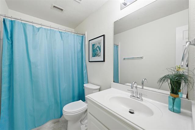 Building Photo - 1718 Clarke Springs Dr