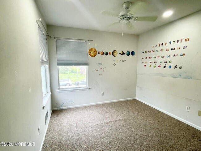 Building Photo - 21 Evergreen Dr