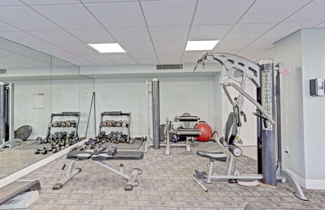 Building Photo - 4200 N Ocean Dr