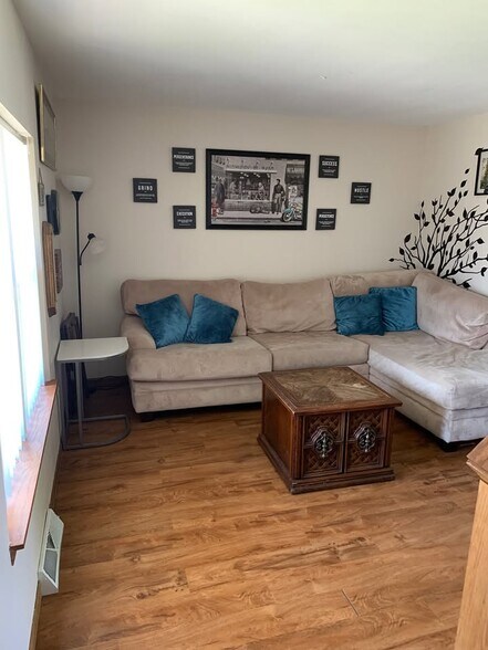 Living Room - 6608 Radford Dr