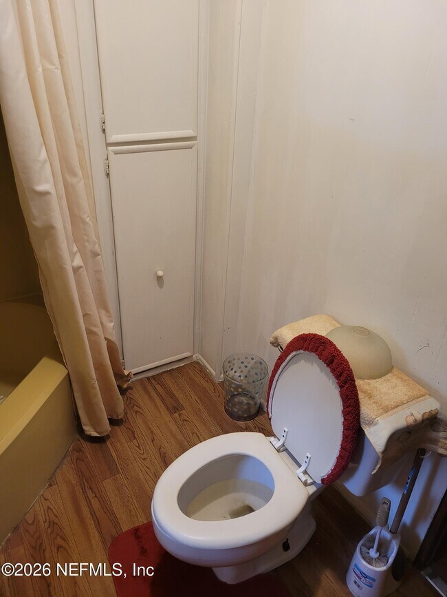 Building Photo - 540 FL-26