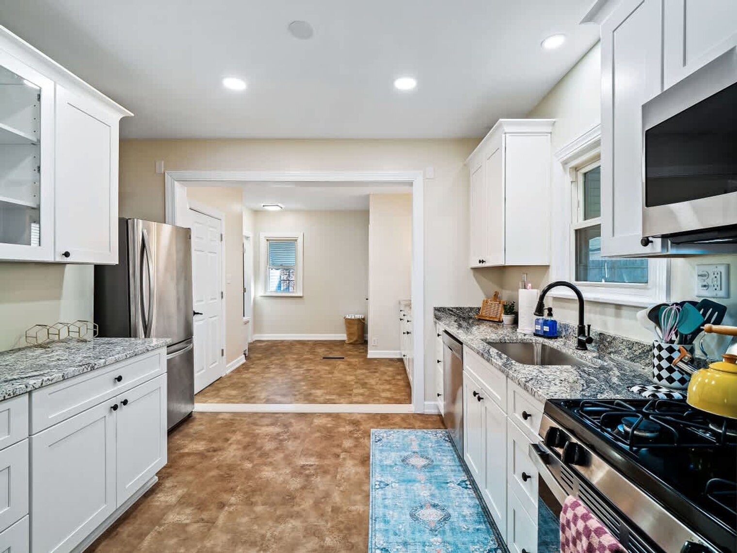 Building Photo - 2001 Tampa Ave