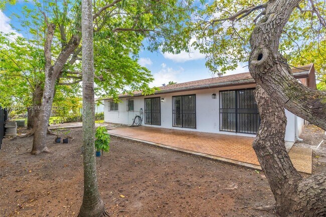 Building Photo - 13011 SW 80th St