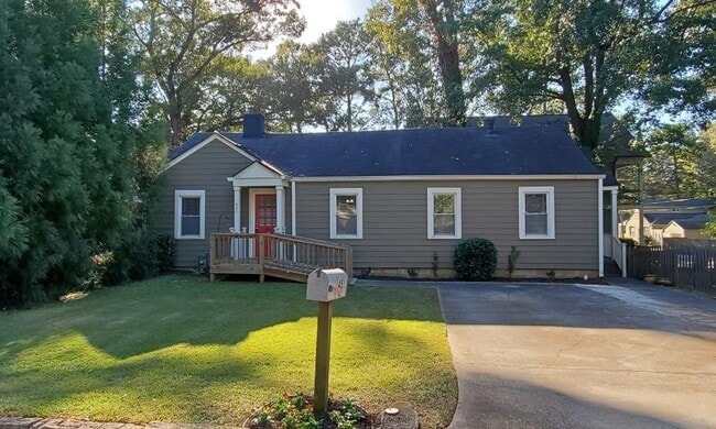 Primary Photo - 2949 Salmon Ave SE