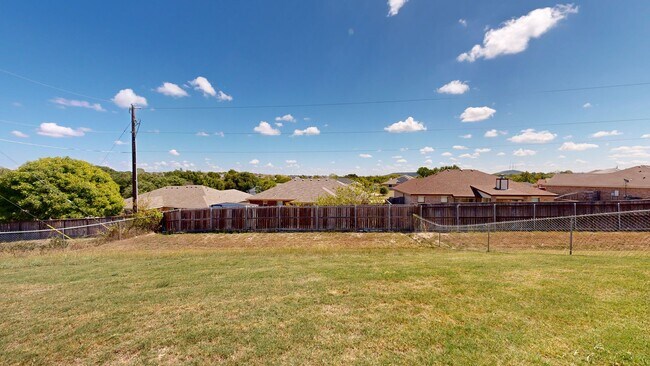 Building Photo - PRICE REDUCTION $1295