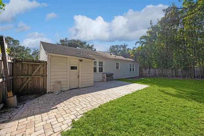 Building Photo - 1815 E Central Blvd