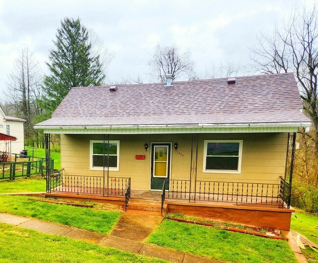 Building Photo - 1404 Chamberlain Ave