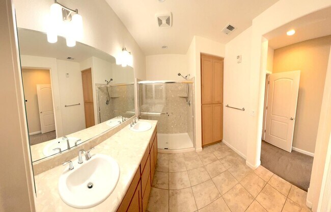 Building Photo - 660 Cedarville Ln
