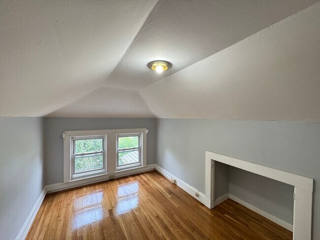 Building Photo - 112 Brush Hill Rd