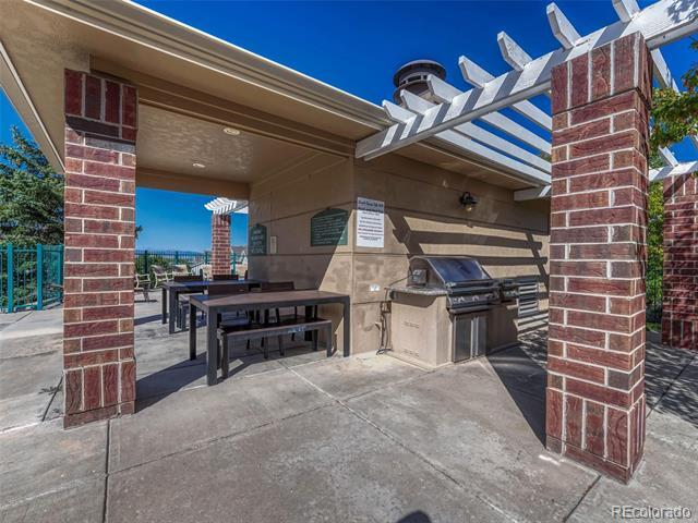 Building Photo - 10176 Park Meadows Dr